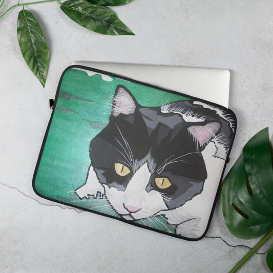 Black and White Cat in the Grass laptop sleeve